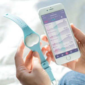 Ava Armband mit der Smartphone App synchronisieren.