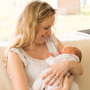 Erstes Ava Baby durch Schwangerschaft mit Ava Armband